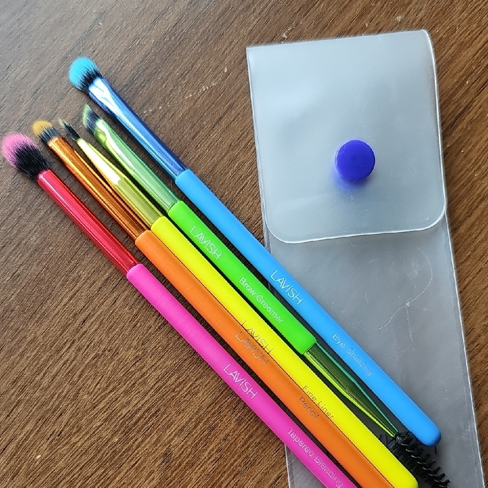 New Lavish Multicolor Eye Makeup Brush Set - Bright Rainbow Colors